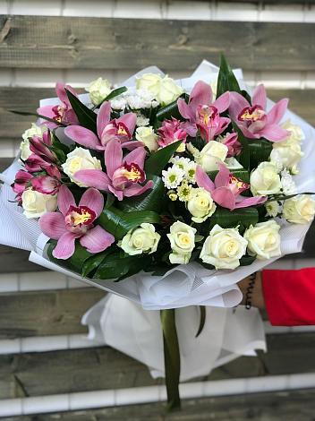 Букет цветов из: Розы и Хризантемы в Новописцово