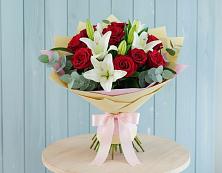 Букет цветов из:  Лилии и Розы в Новописцово