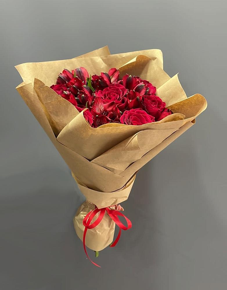 Букет цветов из: Альстромерии и Розы в Новописцово