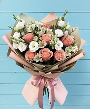 Букет цветов из:  Розы, Альстромерии и Лизиантусы в Новописцово