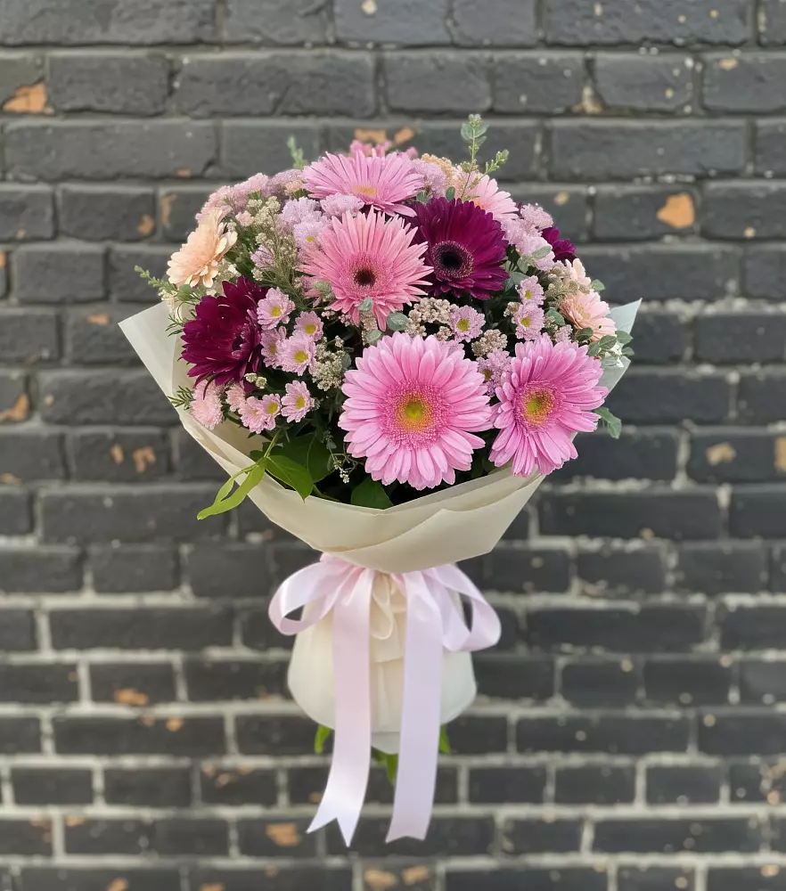 Букет цветов из: Герберы и Хризантемы в Новописцово