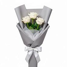 Букет 3 белые розы в Новописцово
