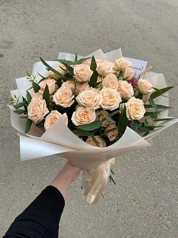 Букет Кремовые розы Латте в Новописцово