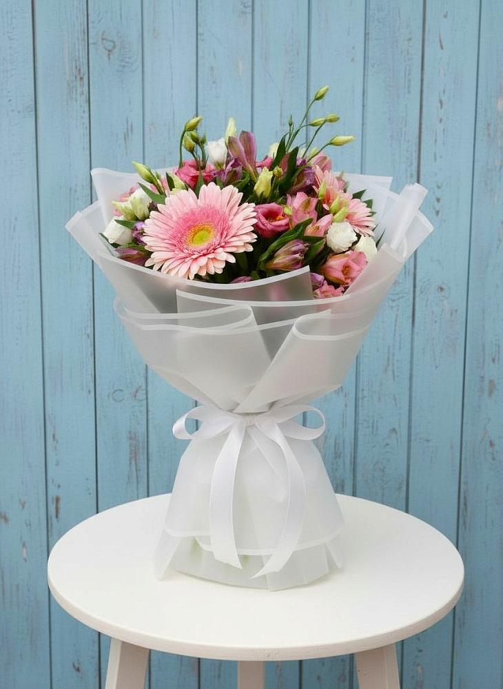 Букет цветов из: Герберы, Альстромерии и Лизиантусы в Новописцово