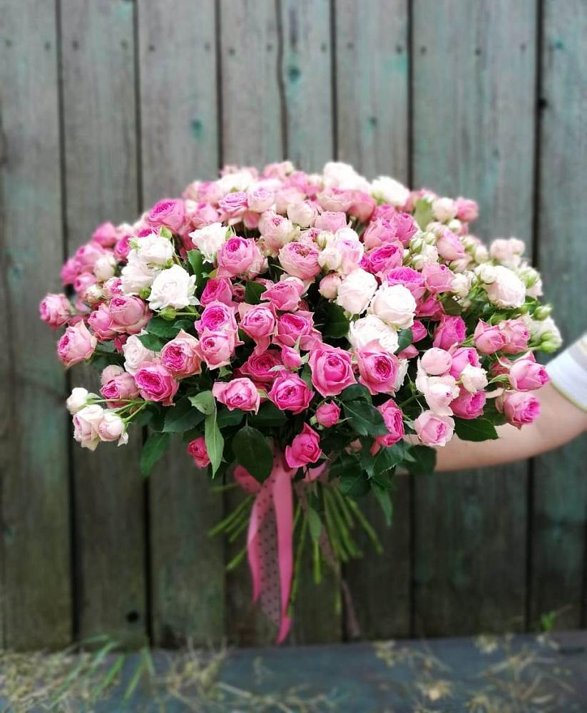 Букет Розовые кустовые розы Натали и Лав Лидия в Новописцово