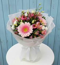 Букет цветов из:  Герберы, Альстромерии и Лизиантусы #REPLACE_PRED# Новописцово