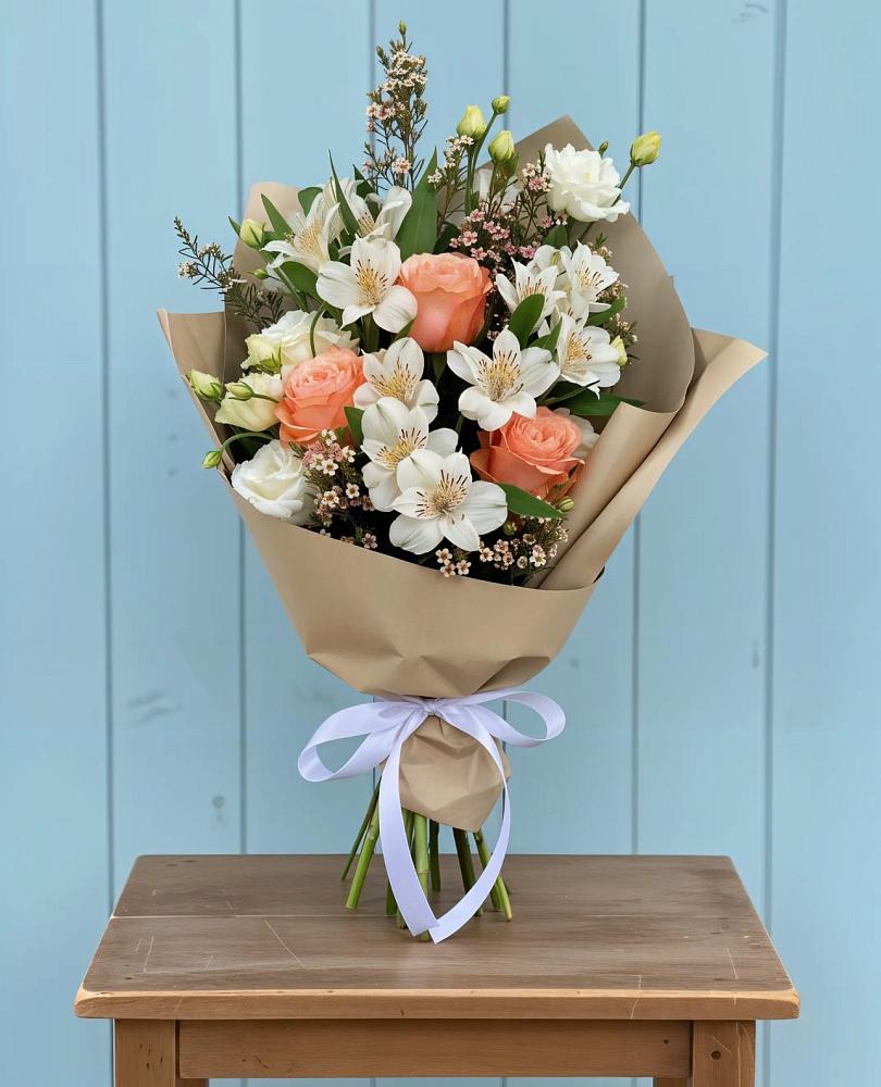 Букет цветов из: Альстромерии, Лизиантусы, Розы и Хризантемы в Новописцово