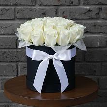 Цветочная композиция из Розы в шляпной коробке в Новописцово